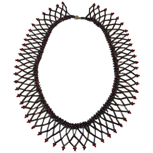 Delicate, Beautiful & Unique Beaded Collar Necklace in Gray & Red. - Picture 5 of 6